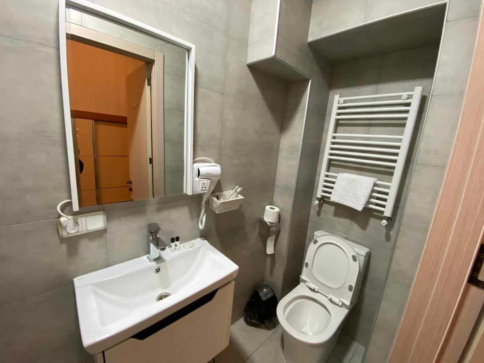 Hotel The Builder 124 Tbilisi Bagian luar foto