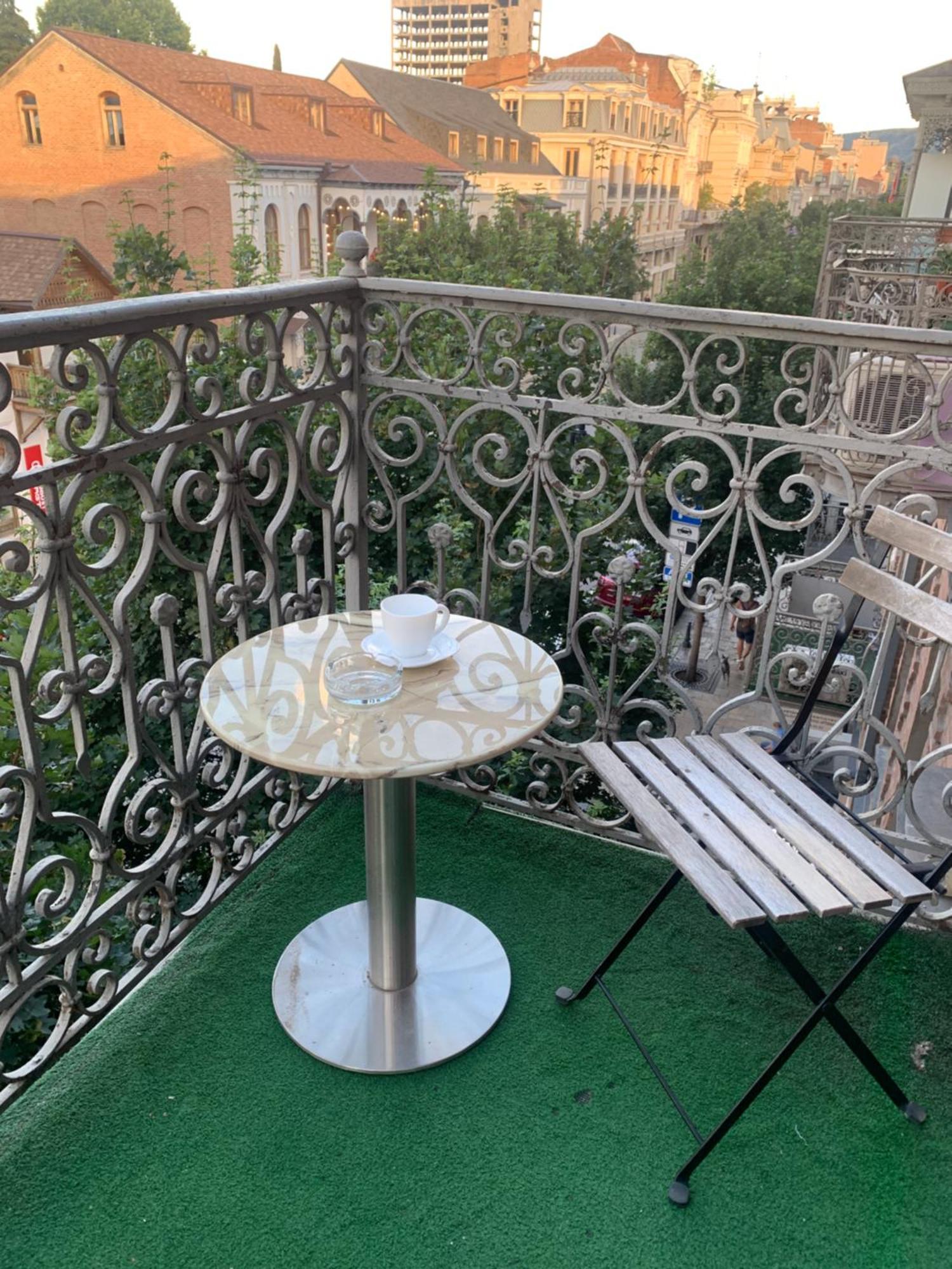 Hotel The Builder 124 Tbilisi Bagian luar foto